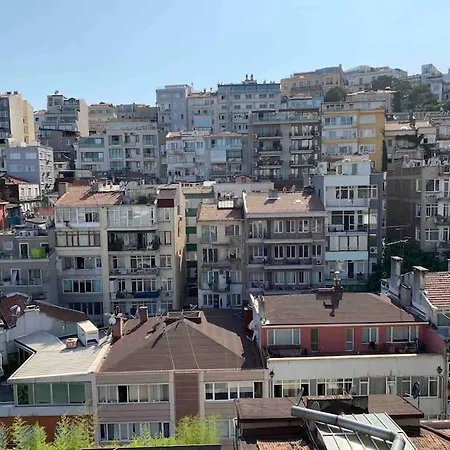 Big Place Close To Sea And Taksim Square.with View Apartamento